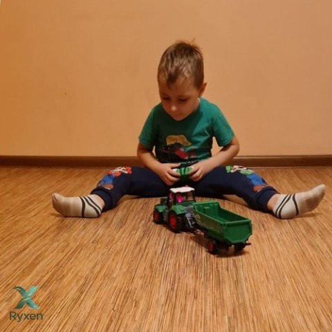 Traktor zdalnie sterowany- ciągnik Kruzzel 24850 KRUZZEL