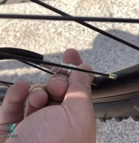 Pompka rowerowa ręczna Trizand 25392 TRIZAND