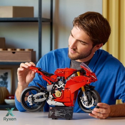Klocki technic 42202 motocykl ducati panigale v4 s LEGO
