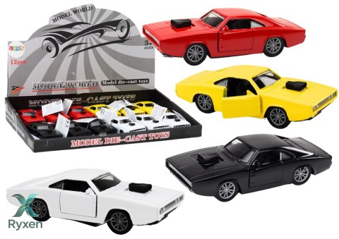 Autko Z Napędem 1:32 Światła Dźwięki Metalowe Biały Czerwony Czarny Żółty LEAN TOYS