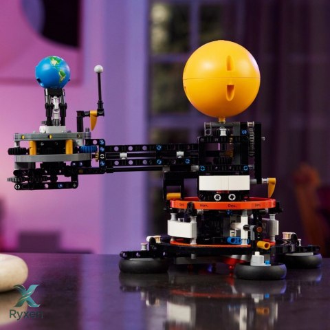 Klocki technic 42179 planeta ziemia i księżyc na orbicie LEGO