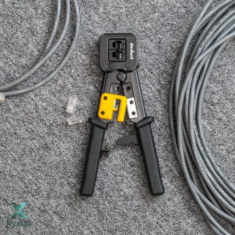 Zaciskarka wtyków przelotowych RJ45, RJ12, RJ11 Rebel