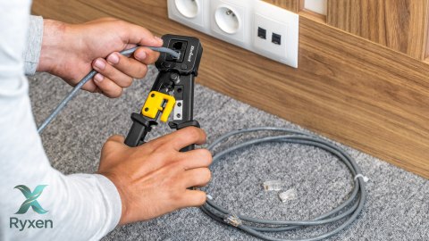 Zaciskarka wtyków przelotowych RJ45, RJ12, RJ11 Rebel