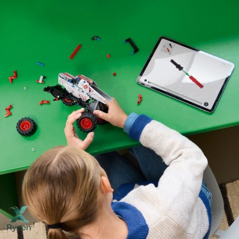 Klocki technic 42200 monster jam thunderroarus z napędem typu pull-back LEGO
