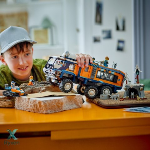 Klocki city 60471 ciężarówka z laboratorium arktycznej odkrywczyni LEGO