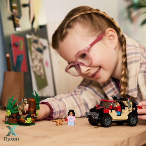 Klocki jurassic world 76972 ucieczka terenówką przed raptorem LEGO