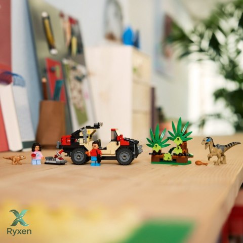 Klocki jurassic world 76972 ucieczka terenówką przed raptorem LEGO