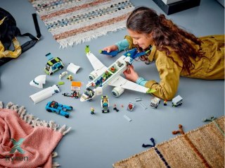 City 60367 klocki samolot pasażerski LEGO