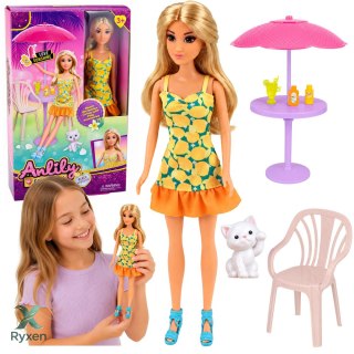Lalka Anlily W Żółtej Sukience Z Kotek Meble Ogrodowe Parasol Akcesoria LEAN TOYS