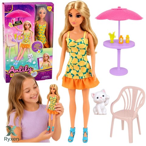 Lalka Anlily W Żółtej Sukience Z Kotek Meble Ogrodowe Parasol Akcesoria LEAN TOYS