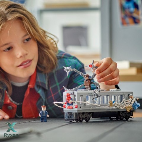 Klocki super heroes 76321 spider-man kontra doc ock - scena w metrze LEGO