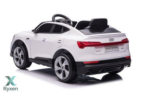 Auto Na Akumulator Audi E- Tron Białe QLS-6688 Światła LED MP3