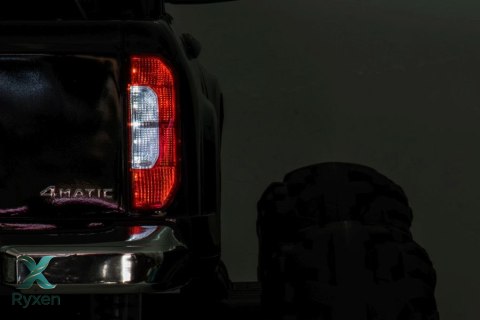 Auto Na Akumulator Mercedes DK-MT950 4x4 Czarny Lakierowany