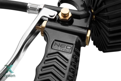 Pistolet do pompowania z manometrem śr. 73 mm, długa końcówka NEO TOOLS