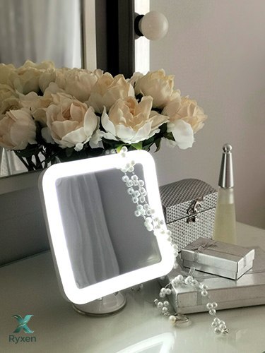 CR 2169 Lusterko led łazienkowe, 5-krotne powiększenie, 25 diod led, regulacja natężenia światła CAMRY